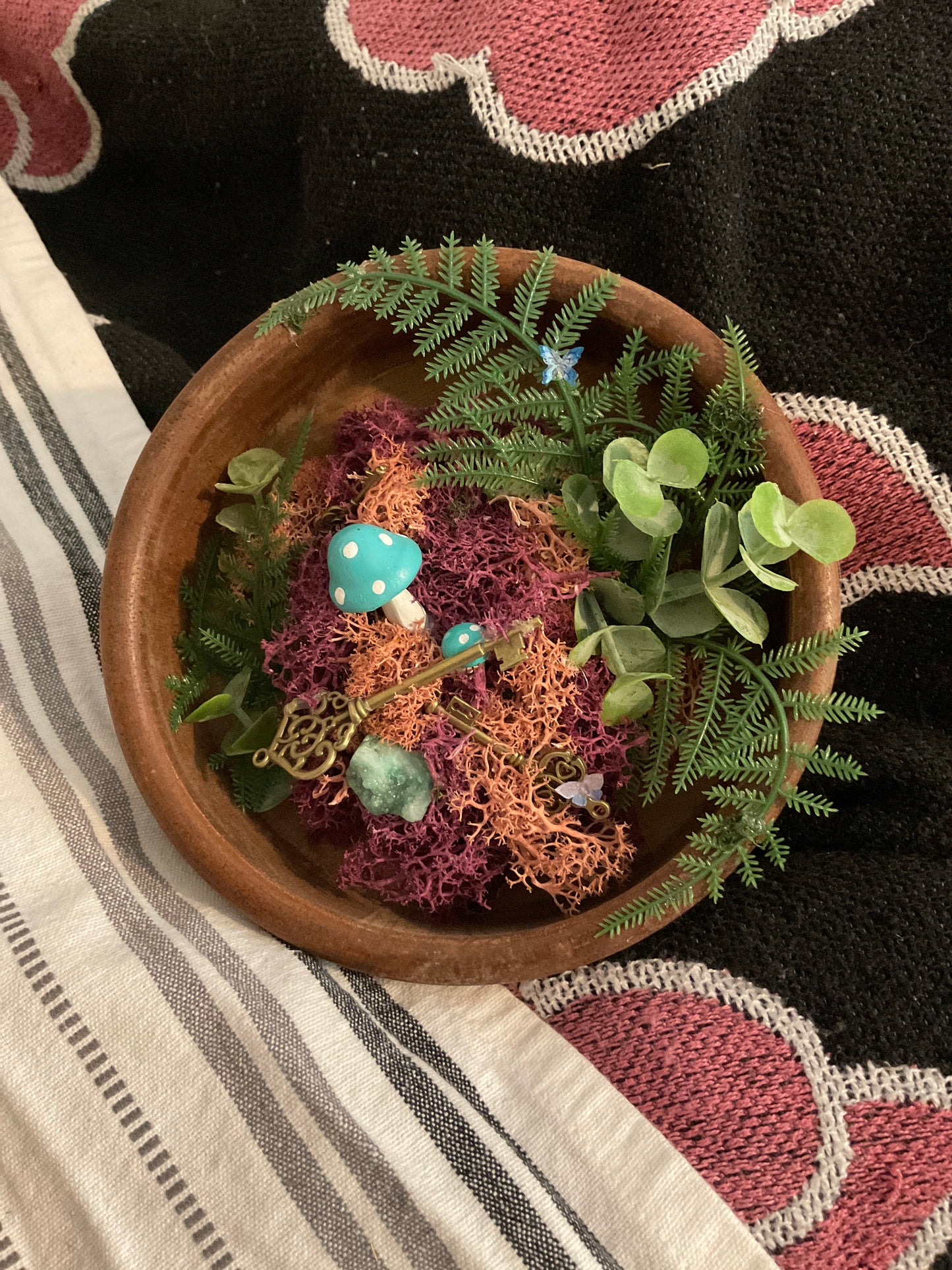 Lost trinkets wall decor